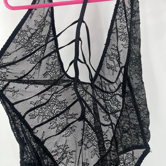 VICTORIA'S SECRET Bodysuit Size Small Lace Lingerie Black Plunge Sexy Strappy - Picture 10 of 12